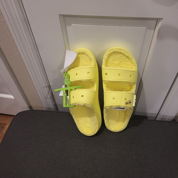 Crocs - Picture 2 of 6